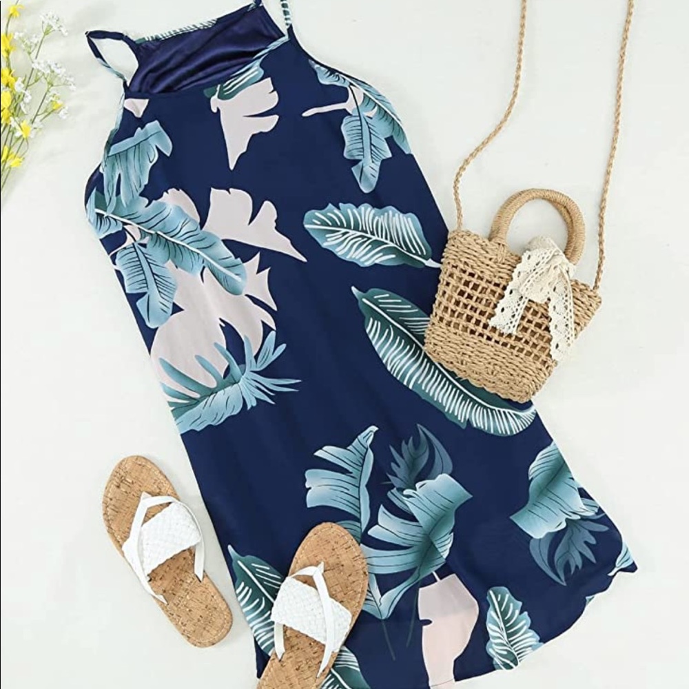 Tropical print shift mini dress or beach cover up ☀️🌸